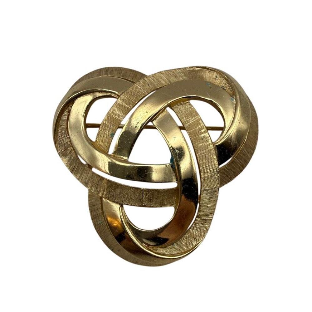 Vintage Signed Trifari Brooch Gold Plated Infinity Trefoil Textured Pin